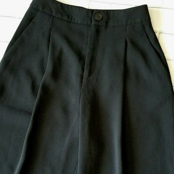 Elise Luxurious Loose Flowy Black Crop Slacks/Pants- Pleated Front- Size XS - Picture 4 of 10